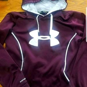 Women's under armour hoodie.  Size medium